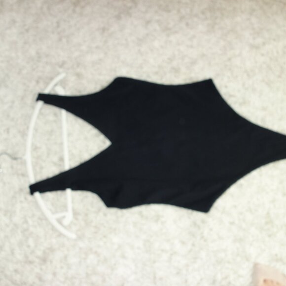 Set 4 Bodysuits - Sizes S and M - NEW - Picture 14 of 16